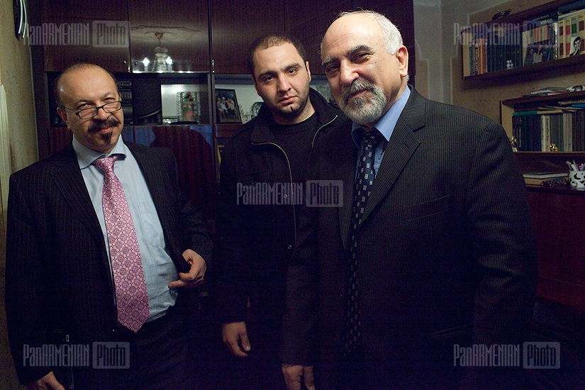 Working day of RA presidential candidate Paruyr Hayrikyan at home