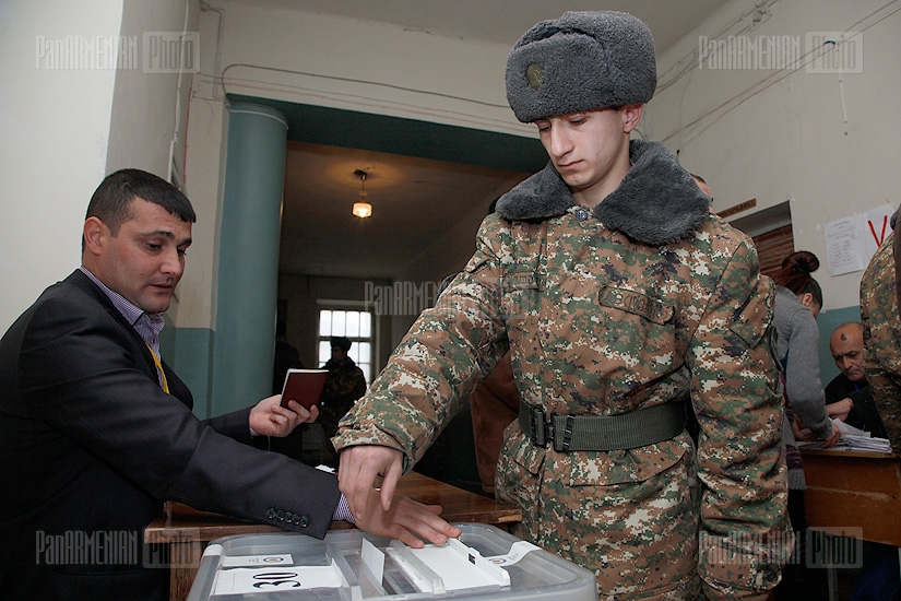 Ընտրություններ 2013. Հայկական բանակը մասնակցեց քվեարկությանը