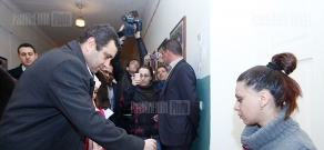 Elections 2013: RA presidential candidate Vardan Sedrakyan votes 