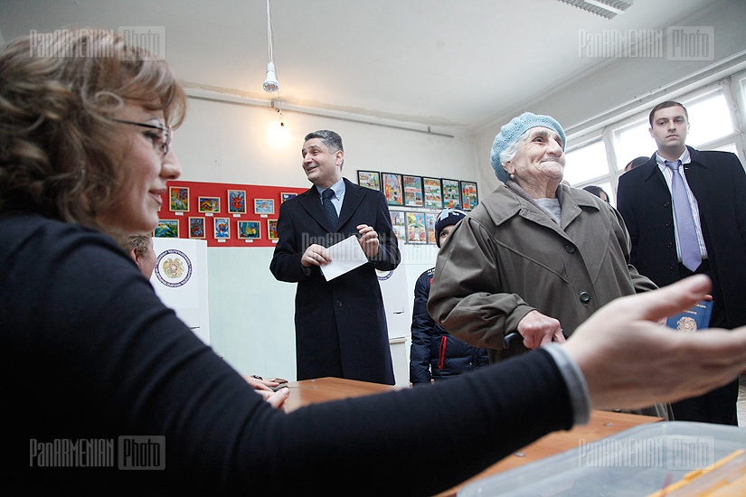 Elections 2013: RA Prime Minister Tigran Sargsyan votes