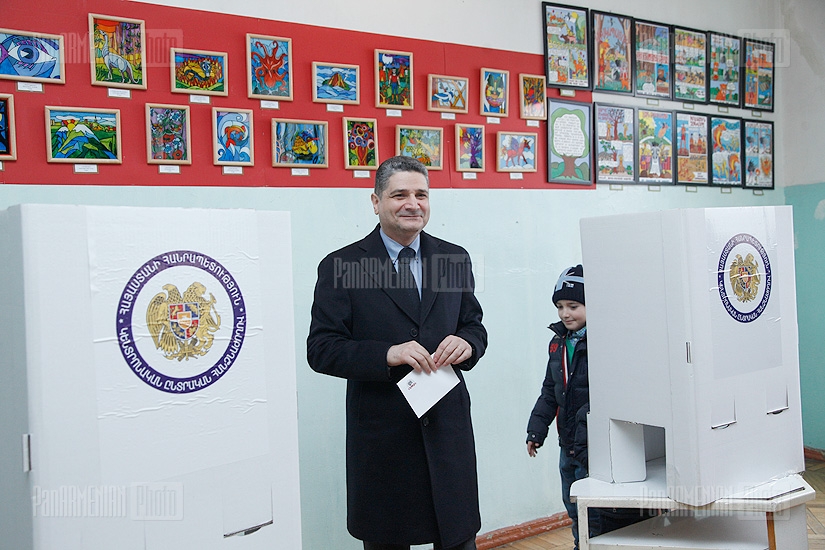 Elections 2013: RA Prime Minister Tigran Sargsyan votes