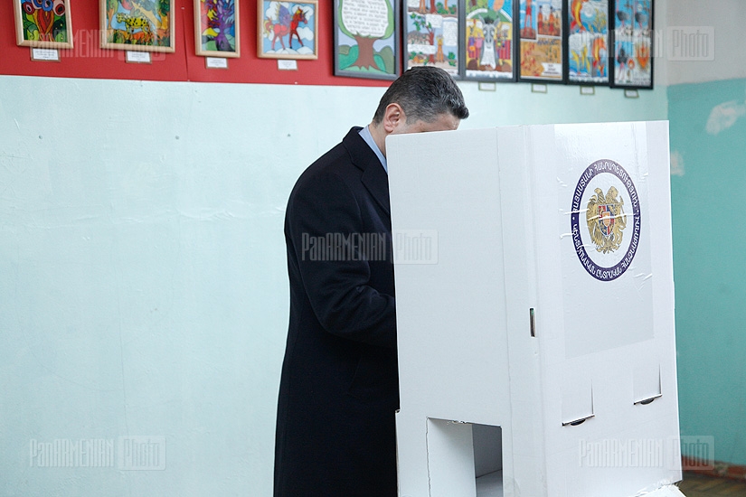 Elections 2013: RA Prime Minister Tigran Sargsyan votes