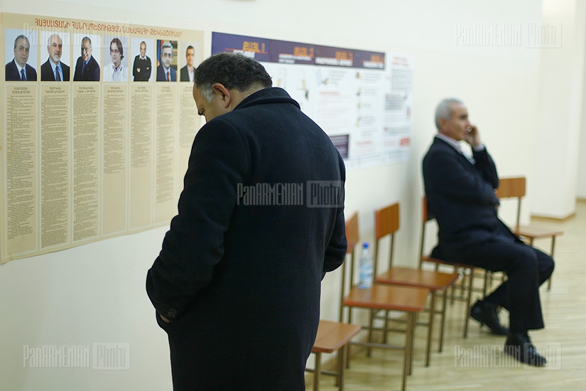 Выборы 2013: Избиратели в избирательном участке Общины «Кентрон»