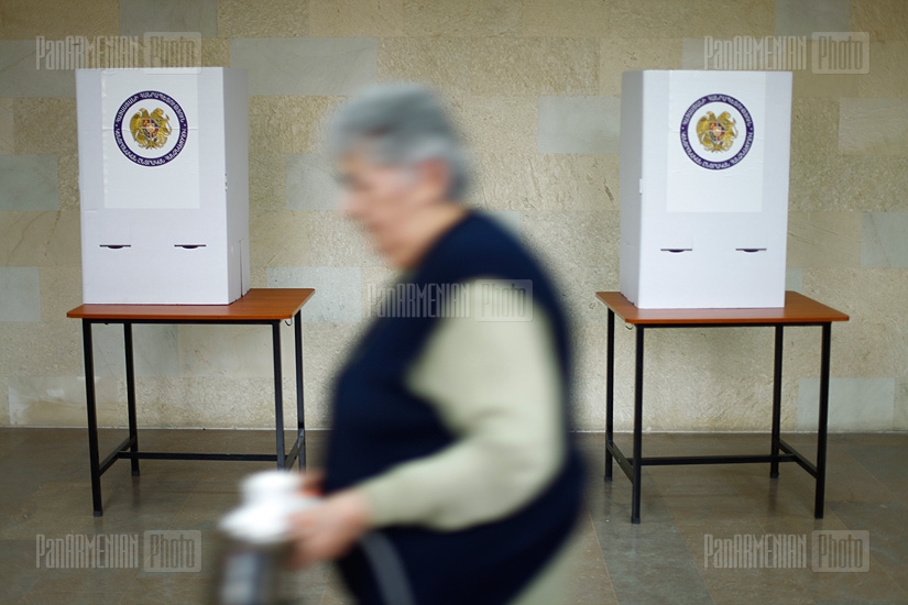 Ընտրություններ 2013. Ընտրողները «Կենտրոն» համայնքի ընտրատեղամասում