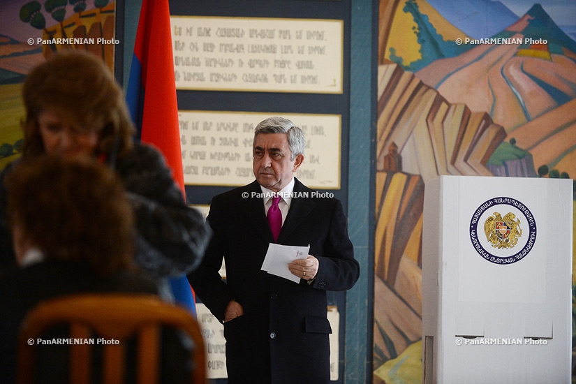 Elections 2013: RA presidential candidate Serzh Sargsyan votes 