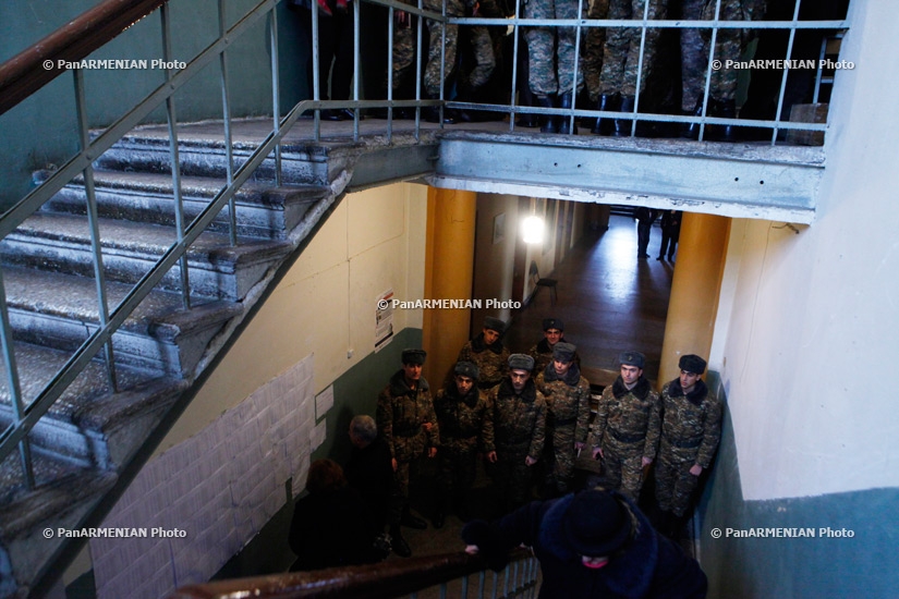 Выборы 2013: Армянская Армия проголосовала на выборах 