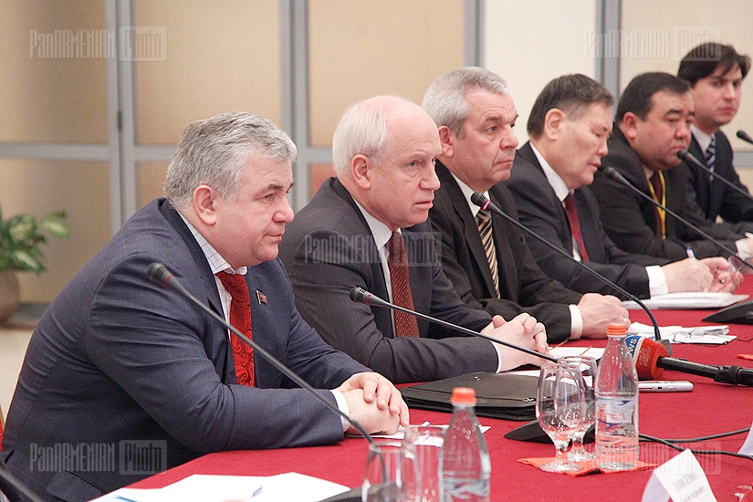 Press conference of the CIS observation mission
