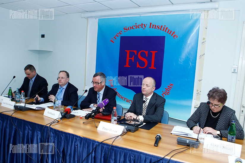 Press conference of foreign independent deputies and other experts
