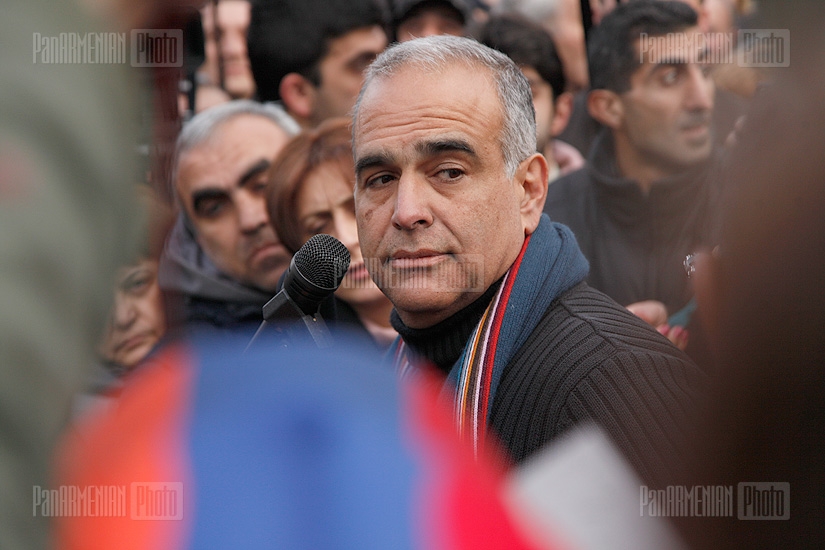 Press conference of Raffi Hovannisian in Freedom Square