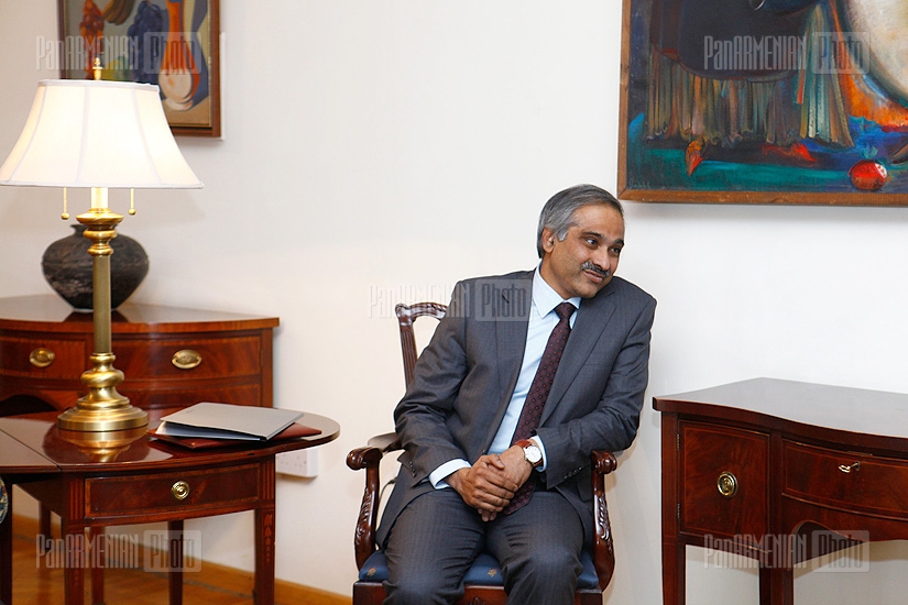 RA Minister of Foreign Affairs Edward Nalbandyan received Suresh Babu, the newly appointed Ambassador of India