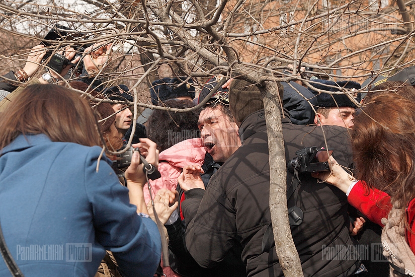  Акция протеста перед офисом БДИПЧ/ОБСЕ в Ереване