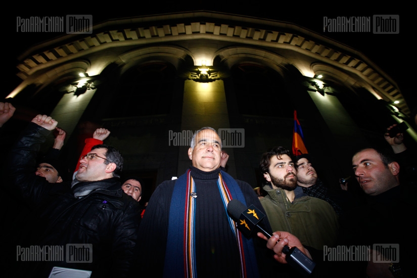 March of  Raffi Hovannisian and his supporters around Yerevan's Small Centre