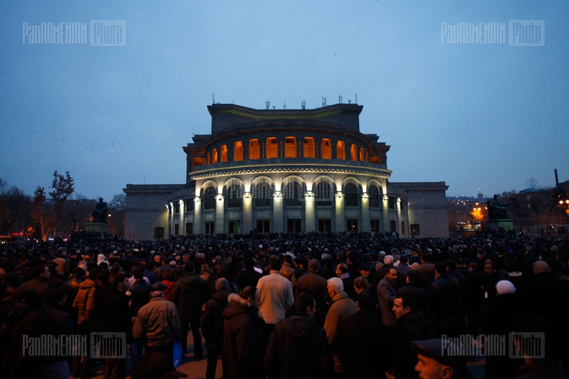 March of  Raffi Hovannisian and his supporters around Yerevan's Small Centre
