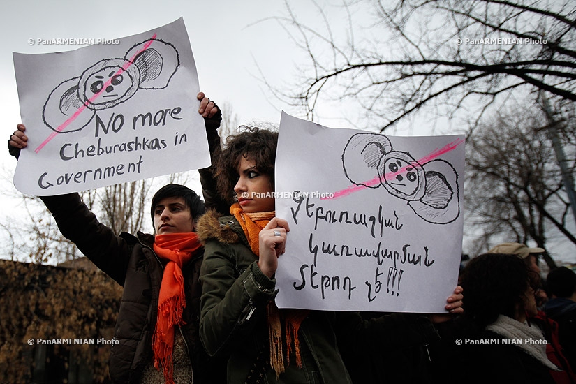 Акция протеста перед офисом БДИПЧ/ОБСЕ в Ереване 