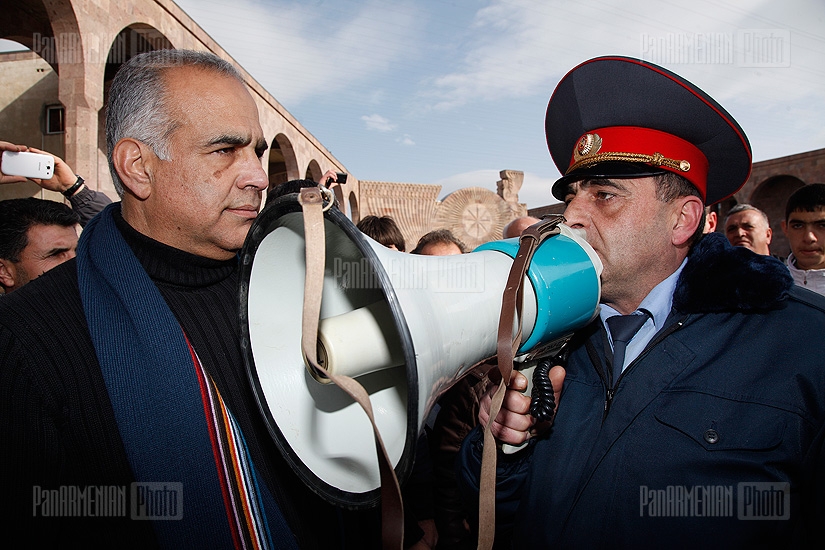 Heritage party leader Raffi Hovannisian's rally  in Spitak