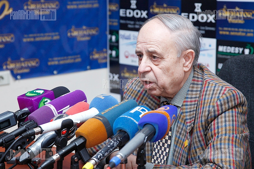 Press confrerence of Chairman of Achilles Center for Protection of Drivers Rights NGO Eduard Hovhannisyan