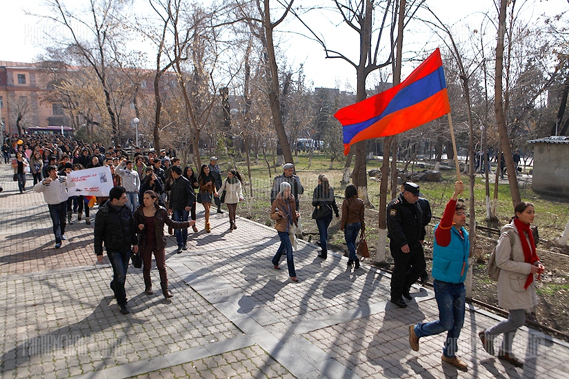 Students of Yerevan State University of Economics and Yerevan State University of Architecture and Construction join strike