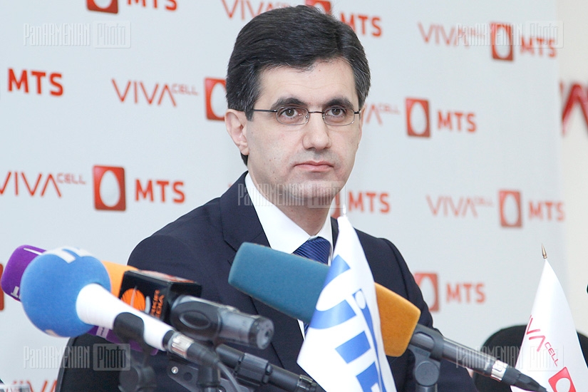 Press Conference on Robotic Construction begins at school in the main office of VivaCell-MTS