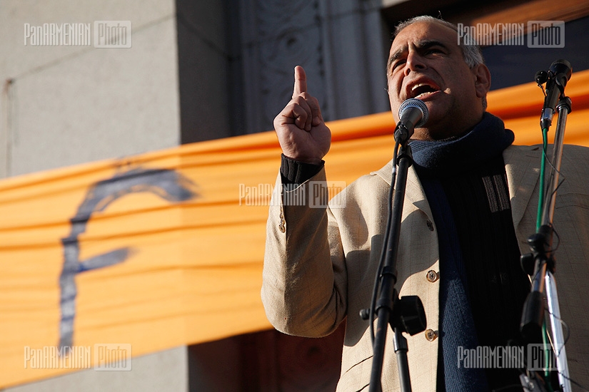 RA former presidential candidate Raffi Hovannisian's rally in Freedom Square 