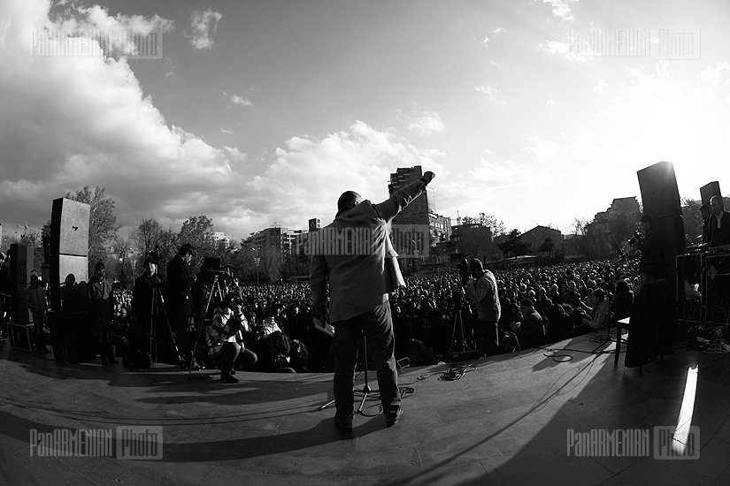 Митинг бывшего кандидата в президенты РА Раффи Ованнисяна на Полщади Свободы 