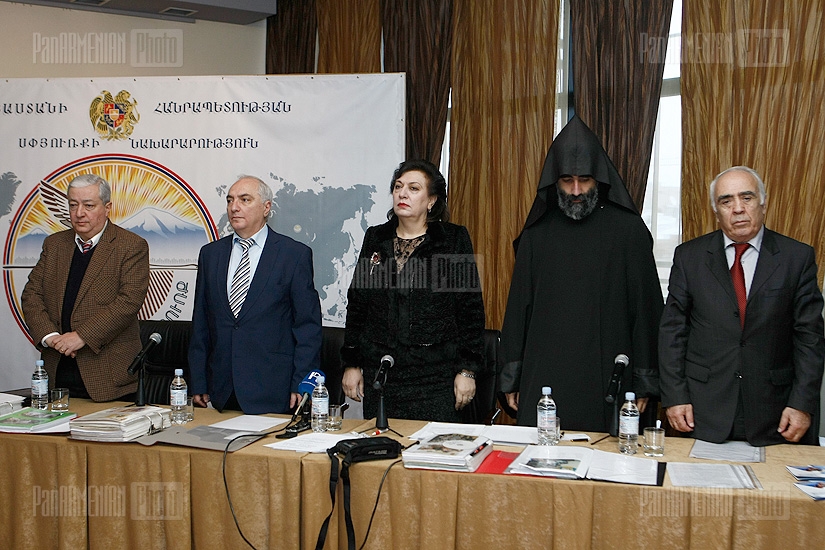 Подведение итогов и вручение дипломов конкурса «За значительный вклад в сохранение армянской национальной идентичности». 