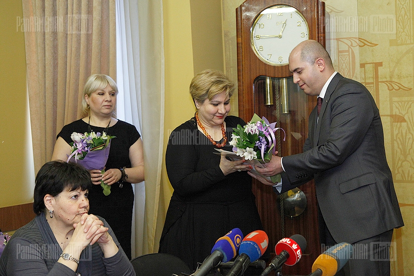 RA Minister of Education and Science Armen Ashotyan awarded pedagogues  on the occasion of March 8