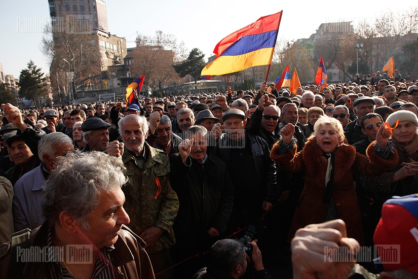 Raffi Hovannisian's rally in Freedom Square