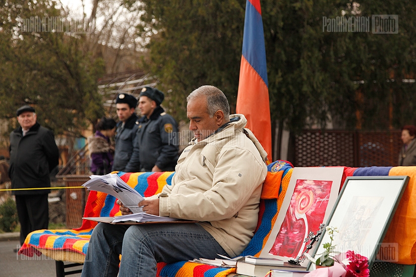 Heritage Party's leader Raffi Hovannisian continues hunger strike