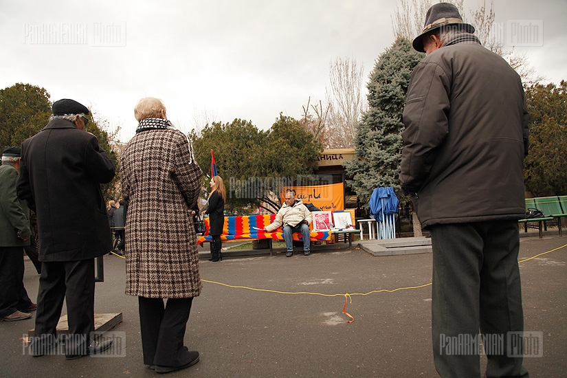 Heritage Party's leader Raffi Hovannisian continues hunger strike