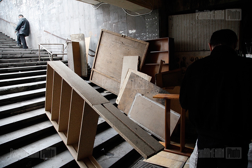 Underground passage of Abovyan-Moskovyan crossroads. Book sellers evicted ahead of repair