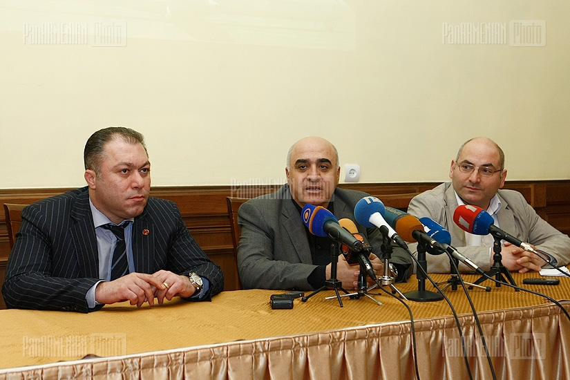 Yerevan-Van-Yerevan, flight presentation and press conference