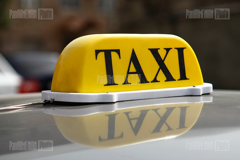 Protest of taxi drivers and  press conference of Taxi Association on the change of yellow numbers
