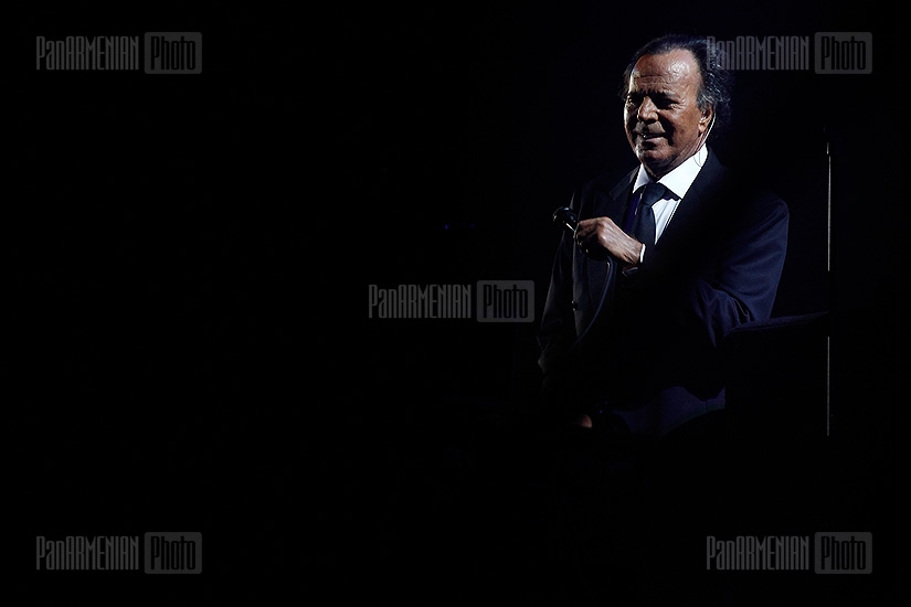 Julio Iglesias’s solo concert in Yerevan