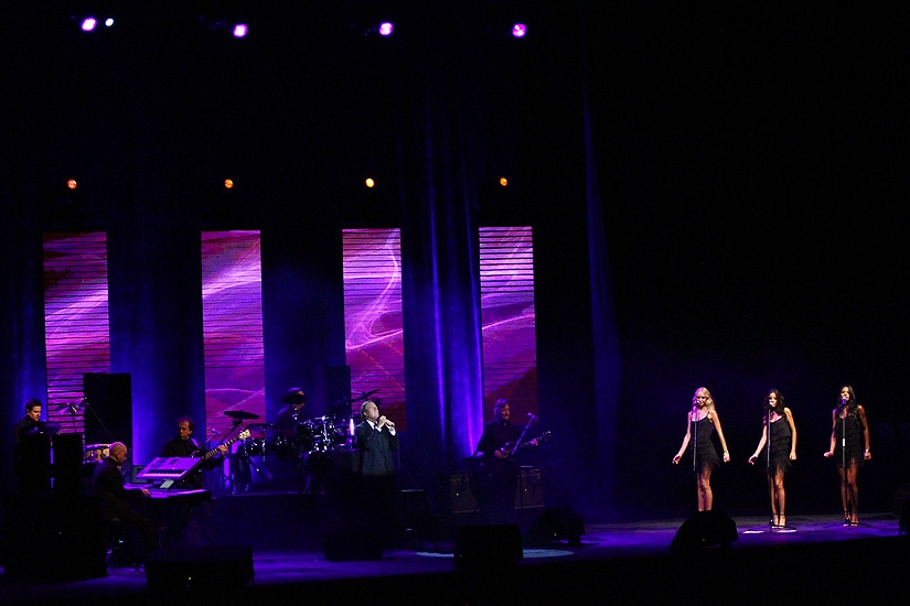 Julio Iglesias’s solo concert in Yerevan