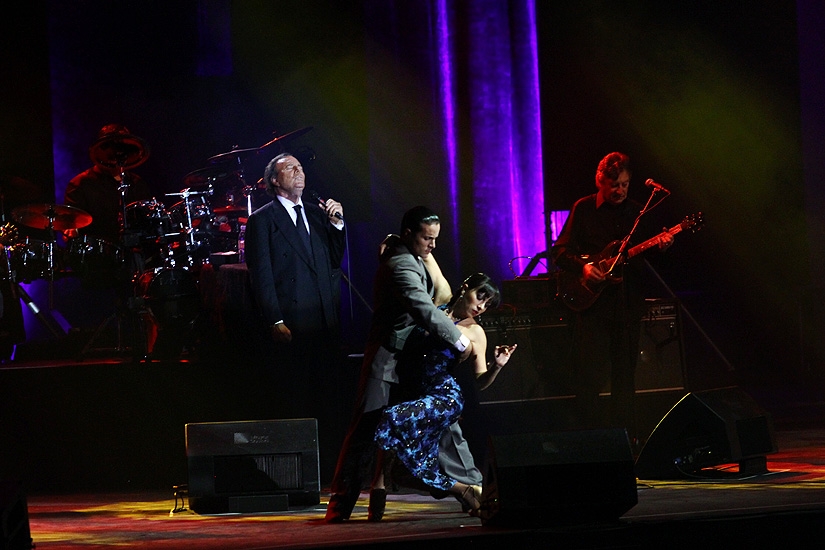 Julio Iglesias’s solo concert in Yerevan