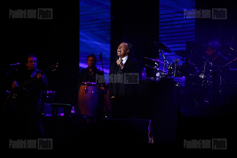 Julio Iglesias’s solo concert in Yerevan