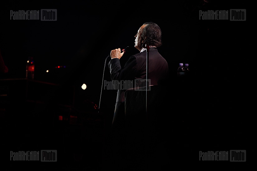 Julio Iglesias’s solo concert in Yerevan