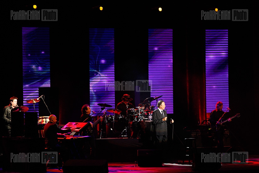 Julio Iglesias’s solo concert in Yerevan
