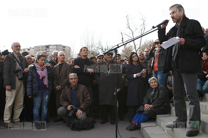 На площади Свободы Жирайр Сефилян провел 4-ю встречу Гражданского Совета