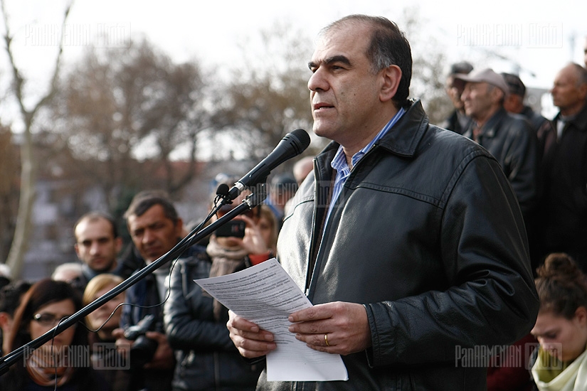 The fourth meeting of the Civil Council is held in Freedoom Square with Jirayr Sefilyan