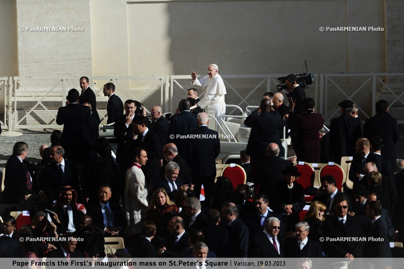 Церемония инаугурации  Папы Римского Франциска на площади Святого Петра в Ватикане 