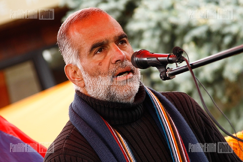 Press conference of Raffi Hovannisian in Freedom Square