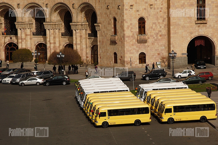 В Ереване новые автобусы были введены в эксплуатацию