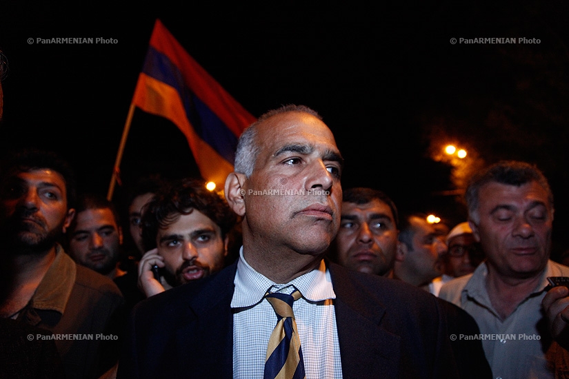 March of Raffi Hovannisian and his supporters on Baghramyan Avenue