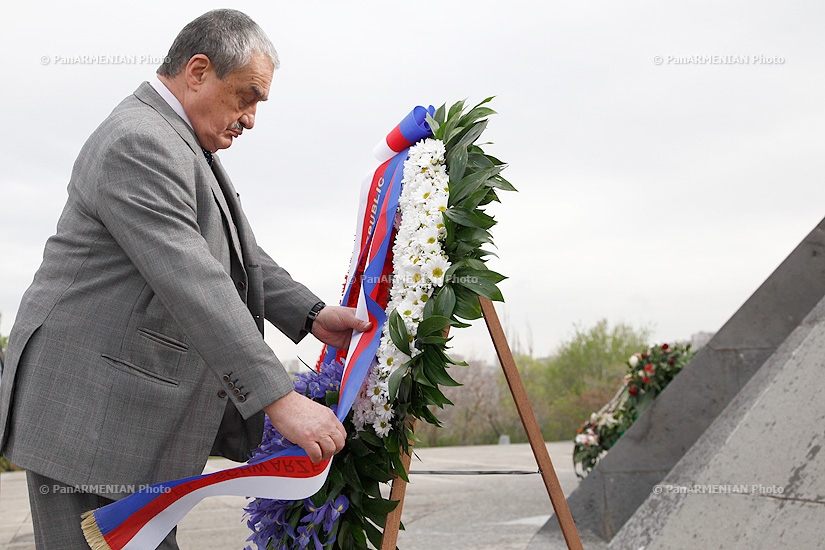Minister of Foreign Affairs of the Czech Republic Karel Schwarzenberg visited Armenian Genocide memorial