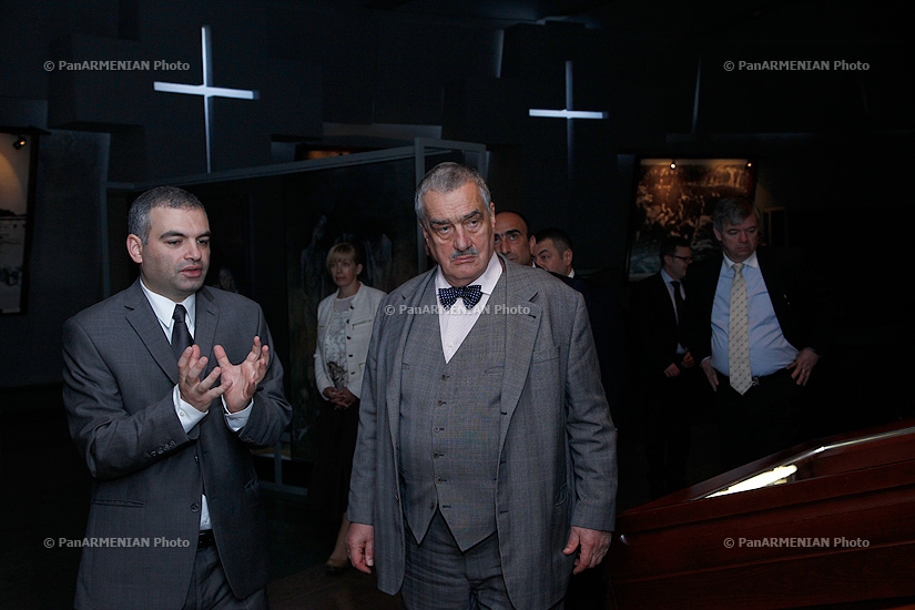 Министр иностранных дел Чехии Карл Шварценберг почтил память жертв Геноцида армян
