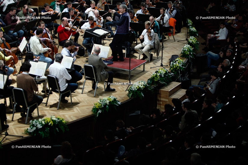 Public rehearsal of Vienna Philharmonic Orchestra (conductor Michael Tilson Thomas) and pianist Yefim Bronfman