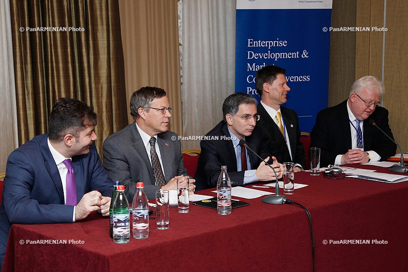 Armenian Minister of Economy, U.S. Ambassador, NCFA Executive Director and IFTA President give briefing