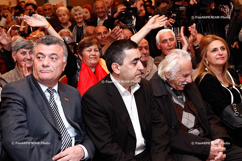 Raffi Hovannisian holds citizens' general meeting 
