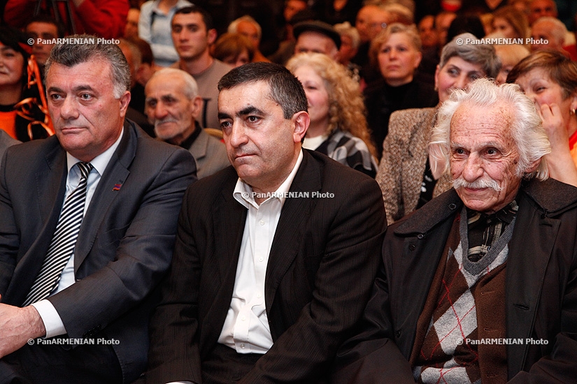 Raffi Hovannisian holds citizens' general meeting 